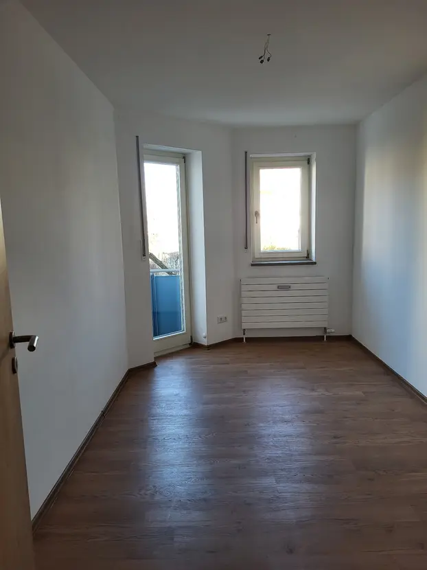 Michaela Hain Immobilien - Badewanne und Waschbecken