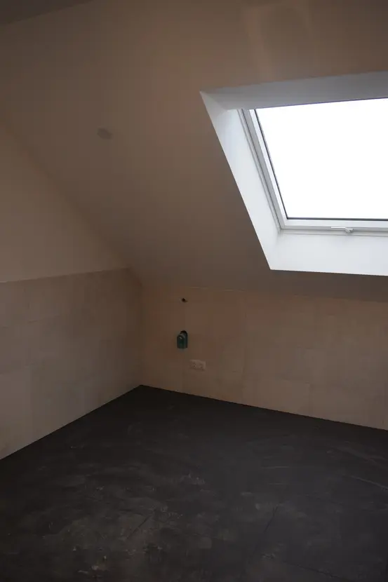 Michaela Hain Immobilien - Tür und Kleiderbügel in der Lobby