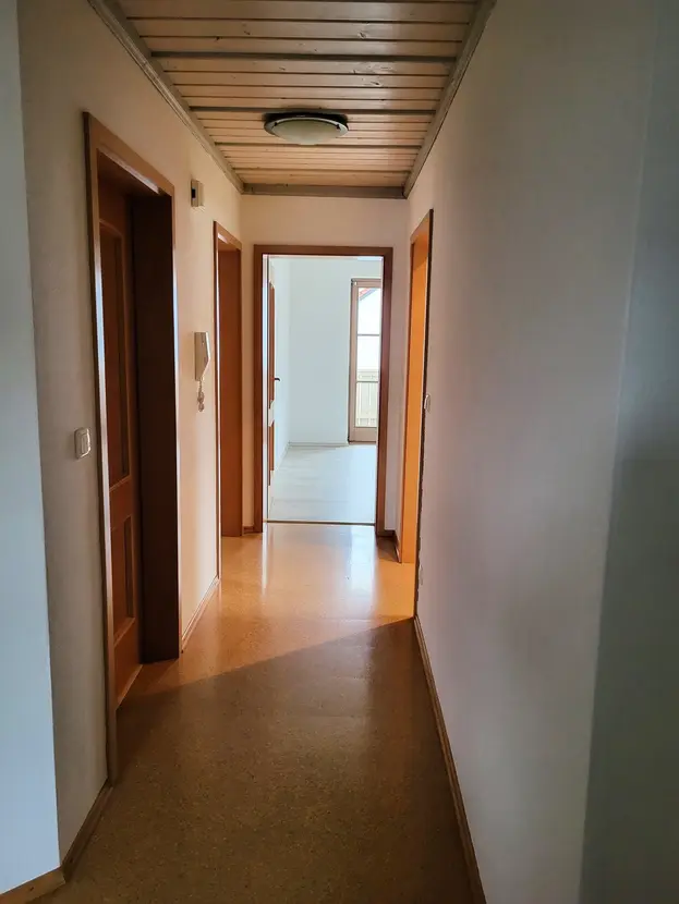 Michaela Hain Immobilien - Badewanne und Waschbecken