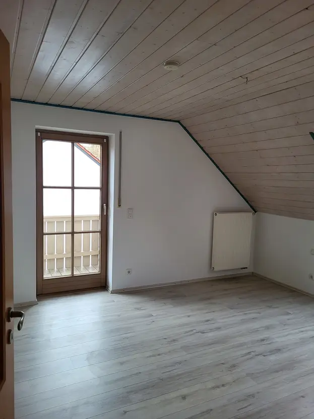 Michaela Hain Immobilien - Badewanne und Waschbecken