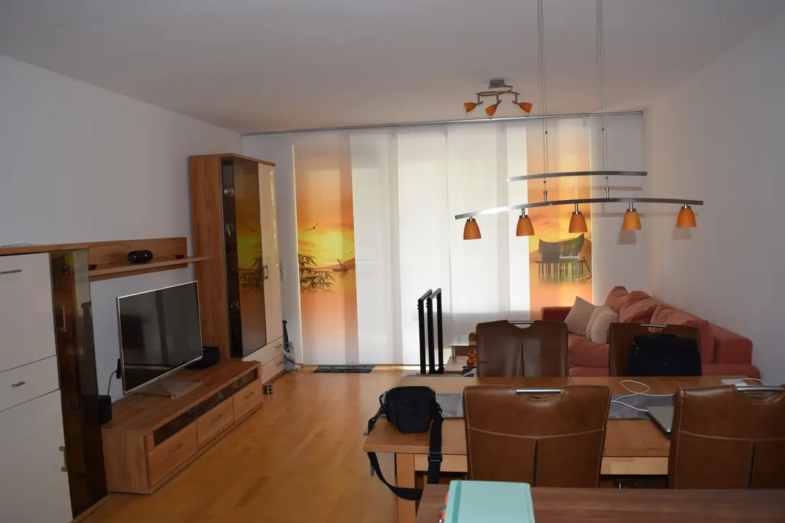 Michaela Hain Immobilien - Badewanne und Waschbecken