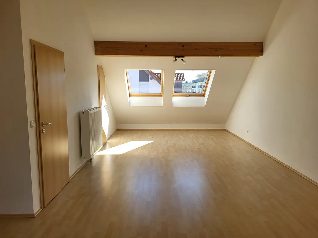 Michaela Hain Immobilien - Badewanne und Waschbecken