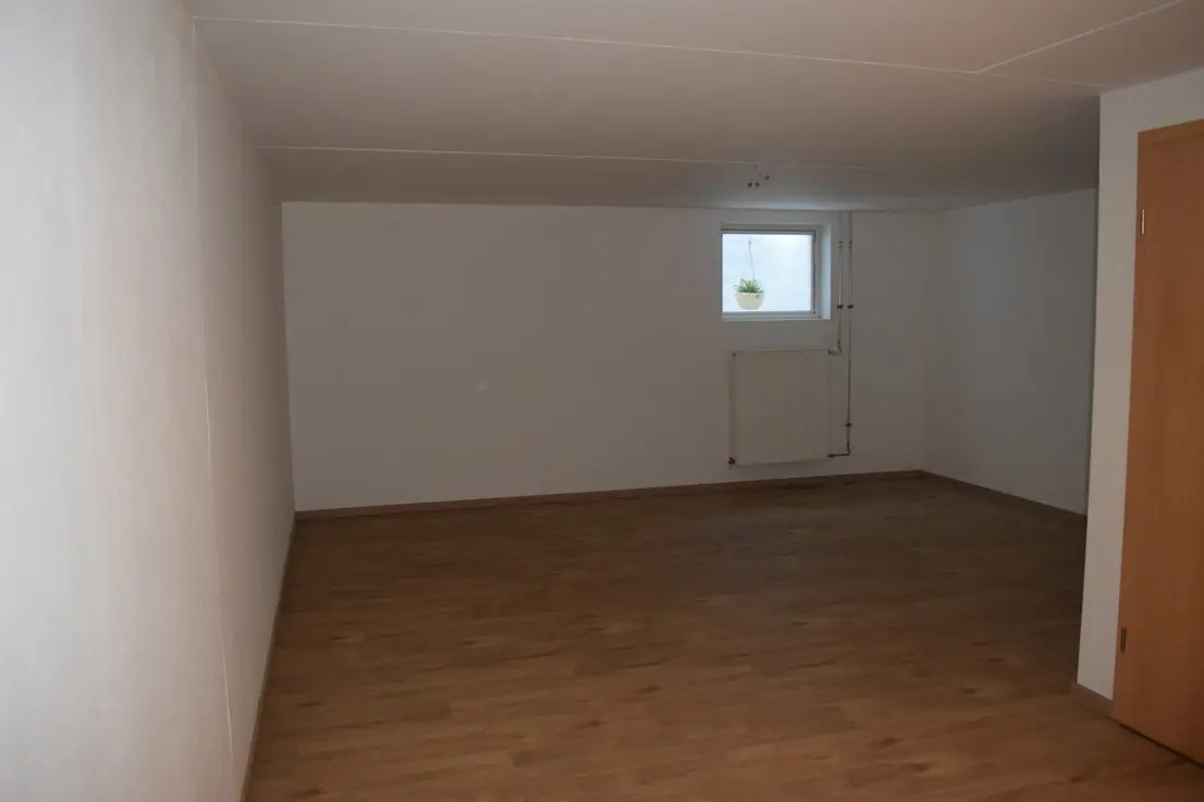 Michaela Hain Immobilien - Badewanne und Waschbecken