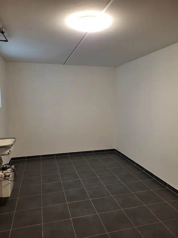 Michaela Hain Immobilien - Badewanne und Waschbecken