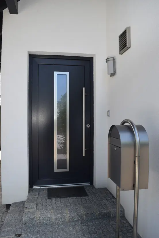 Michaela Hain Immobilien - Wohnung Wohnzimmer mit großflächiger LED