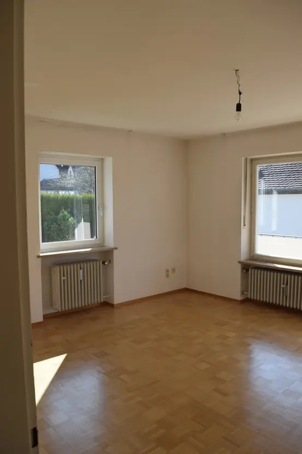 Michaela Hain Immobilien - Wohnung Wohnzimmer mit großflächiger LED