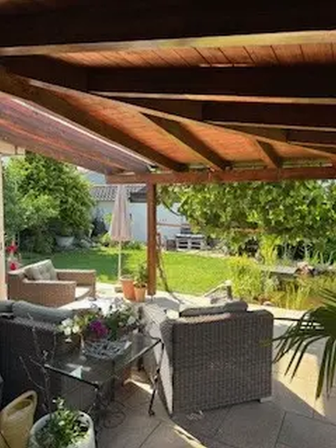 Michaela Hain Immobilien - Wohnung Wohnzimmer mit großflächiger LED