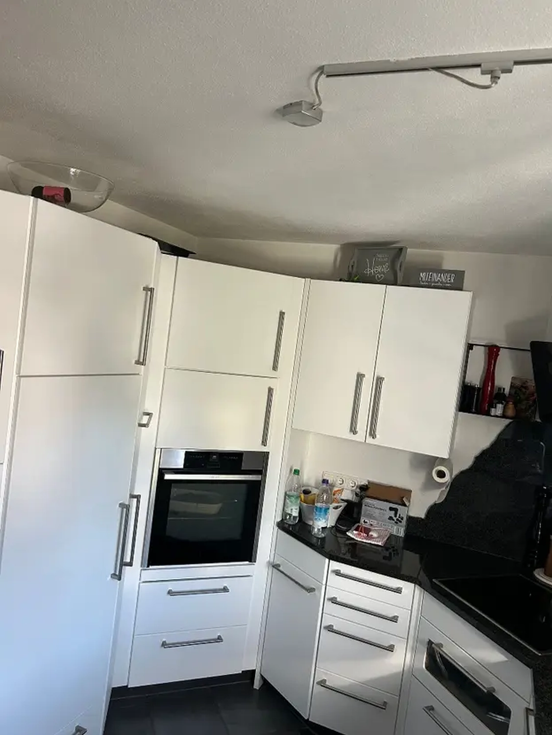 Michaela Hain Immobilien - Wohnung Wohnzimmer mit großflächiger LED