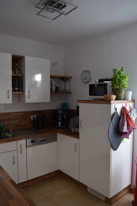 Michaela Hain Immobilien - Wohnung Wohnzimmer mit großflächiger LED