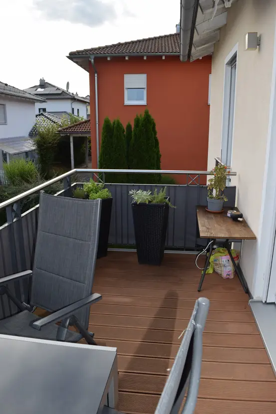 Michaela Hain Immobilien - Wohnung Wohnzimmer mit großflächiger LED