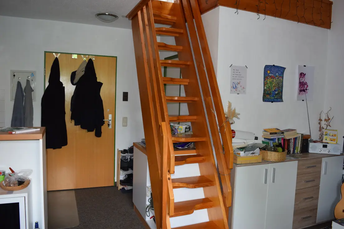 Michaela Hain Immobilien - Wohnung Wohnzimmer mit großflächiger LED