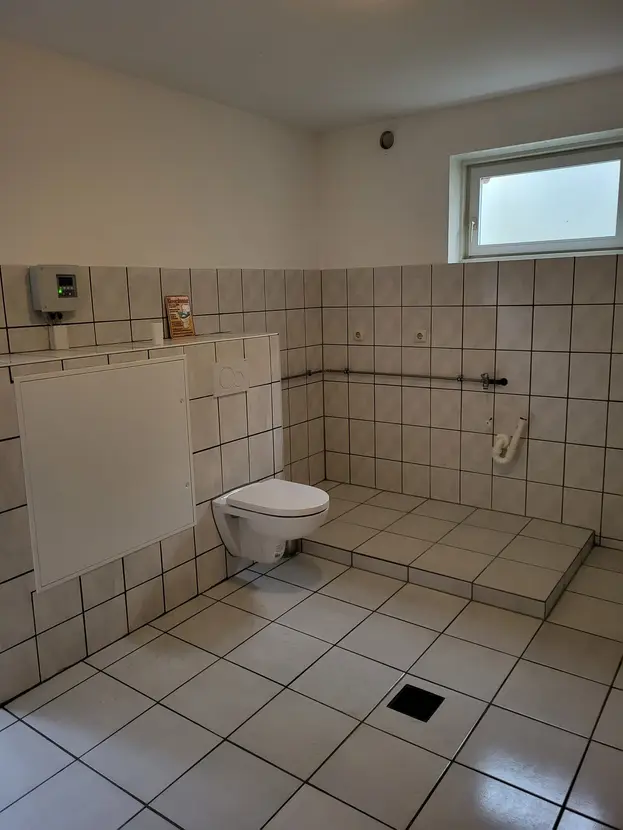 Michaela Hain Immobilien - Badewanne und Waschbecken