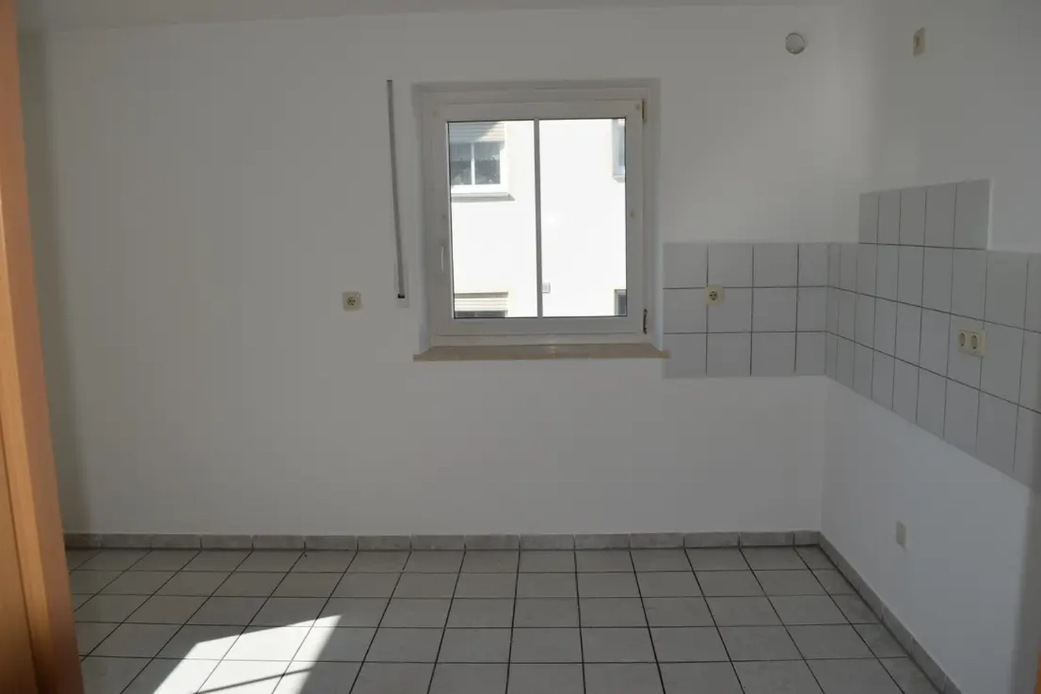 Michaela Hain Immobilien - Badewanne und Waschbecken