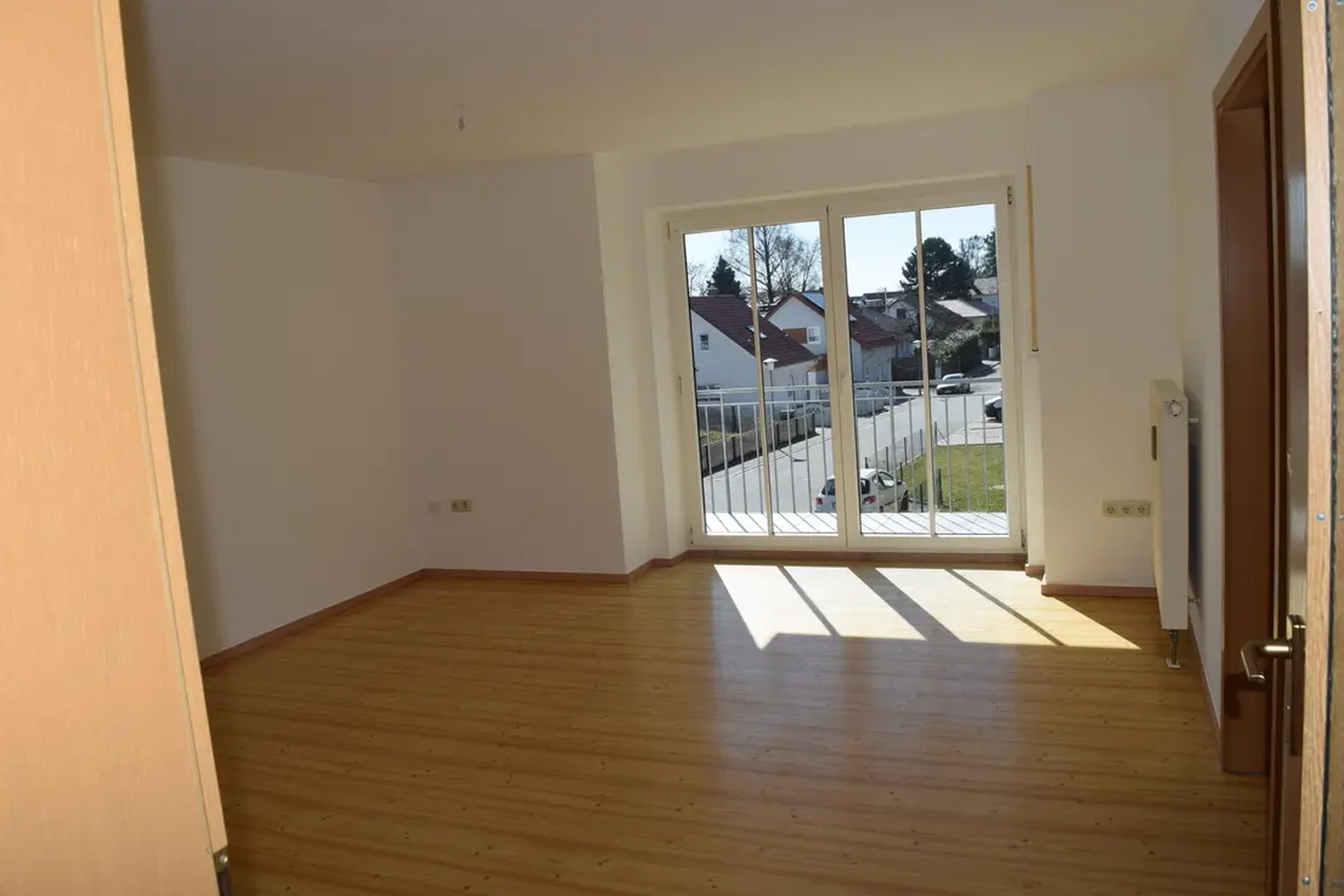 Michaela Hain Immobilien - Badewanne und Waschbecken