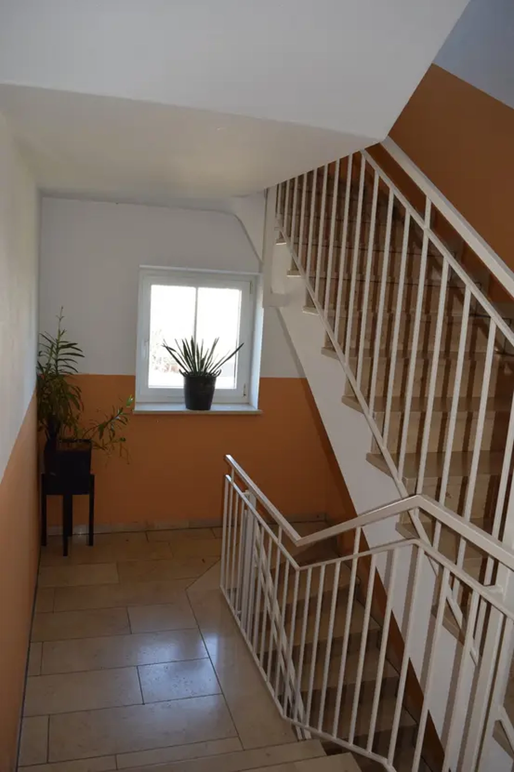 Michaela Hain Immobilien - Badewanne und Waschbecken