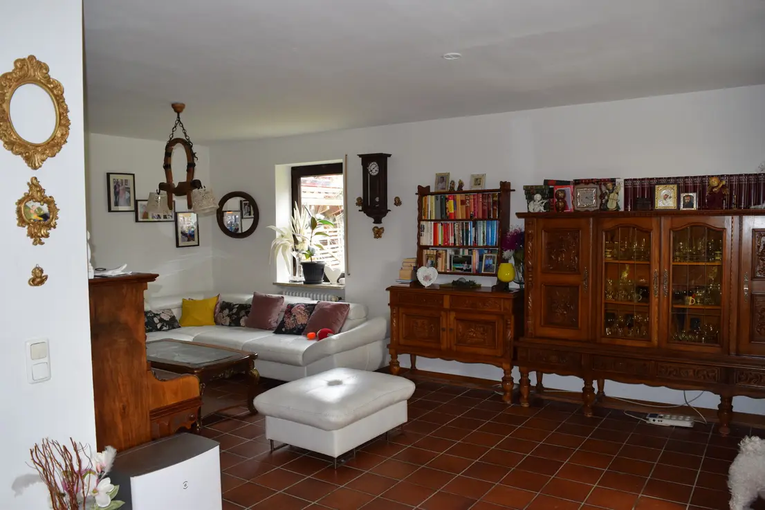 Michaela Hain Immobilien - Badewanne und Waschbecken