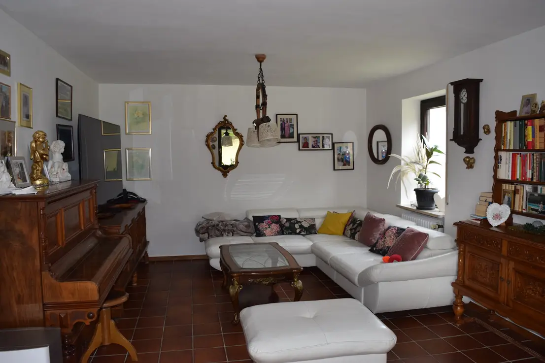 Michaela Hain Immobilien - Badewanne und Waschbecken