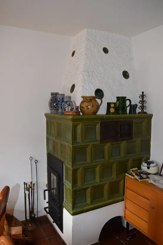 Michaela Hain Immobilien - Wohnung Wohnzimmer mit großflächiger LED