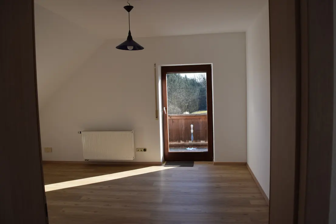 Michaela Hain Immobilien - Badewanne und Waschbecken