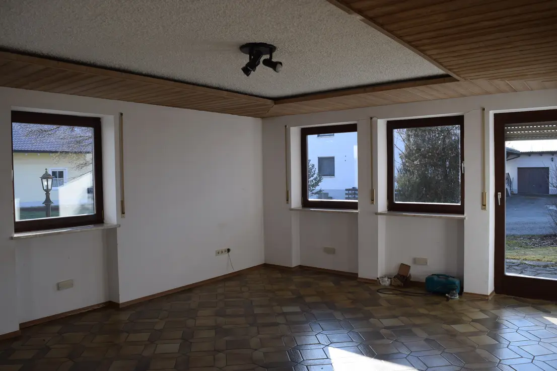 Michaela Hain Immobilien - Badewanne und Waschbecken