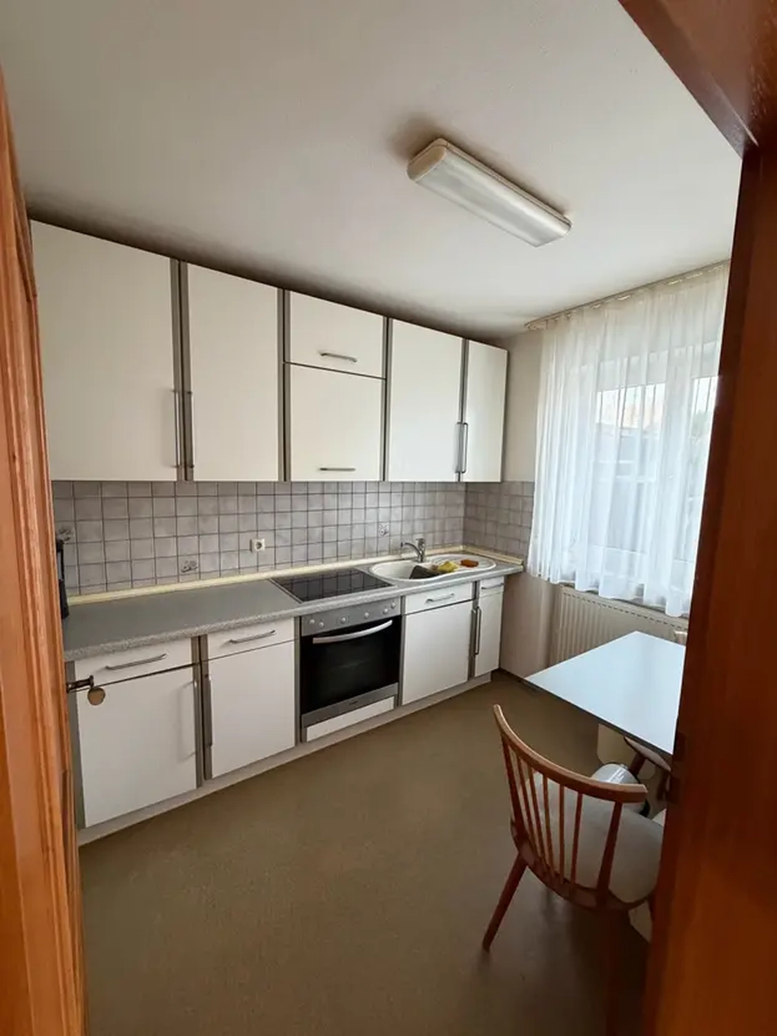 Michaela Hain Immobilien - Badewanne und Waschbecken