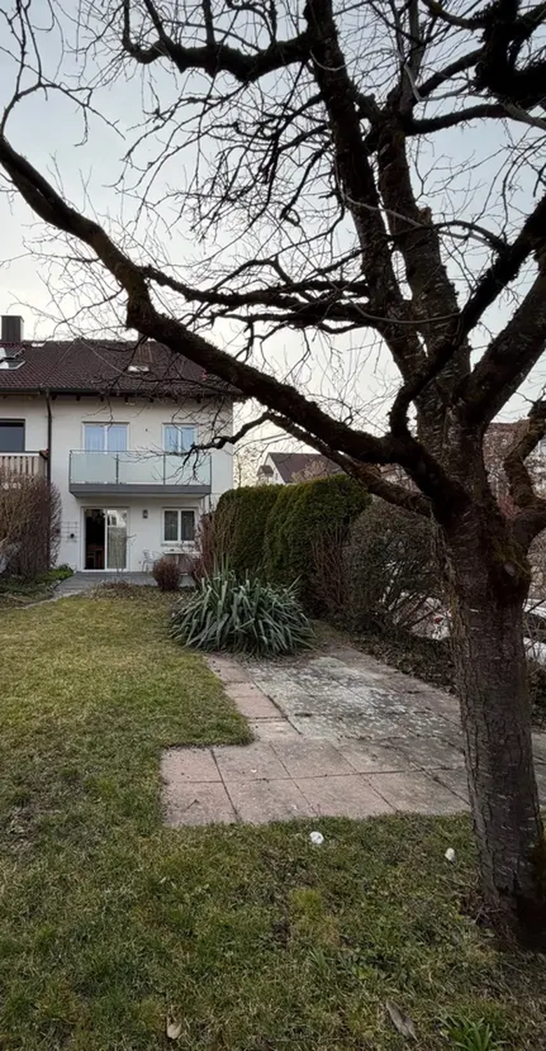 Michaela Hain Immobilien - Badewanne und Waschbecken