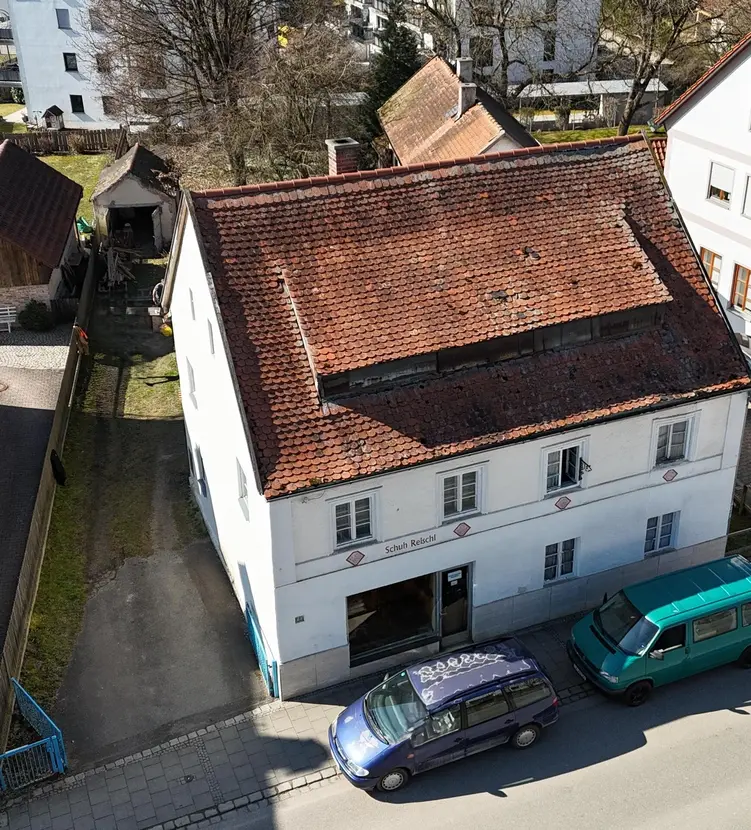 Michaela Hain Immobilien - Badewanne und Waschbecken