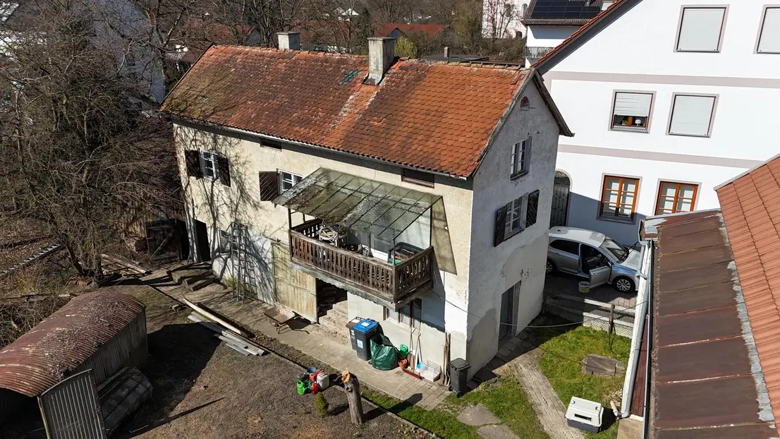 Michaela Hain Immobilien - Badewanne und Waschbecken