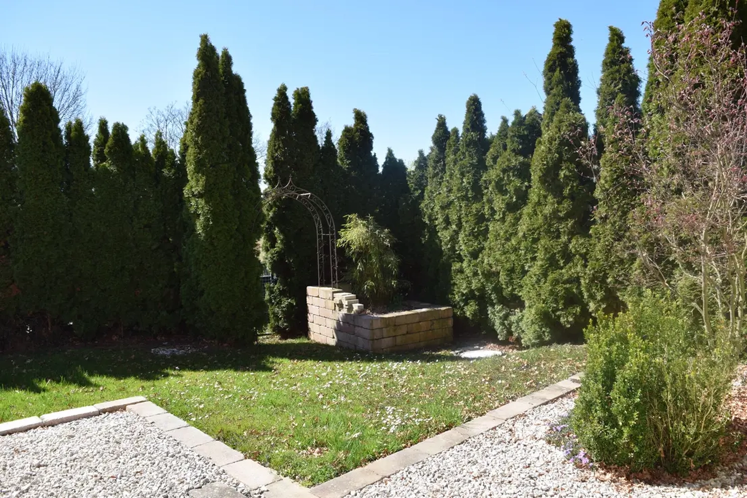 Michaela Hain Immobilien - Badewanne und Waschbecken