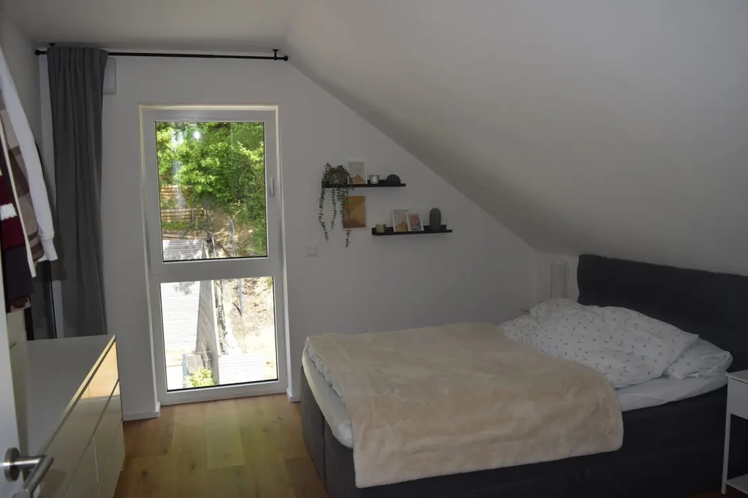 Michaela Hain Immobilien - Badewanne und Waschbecken