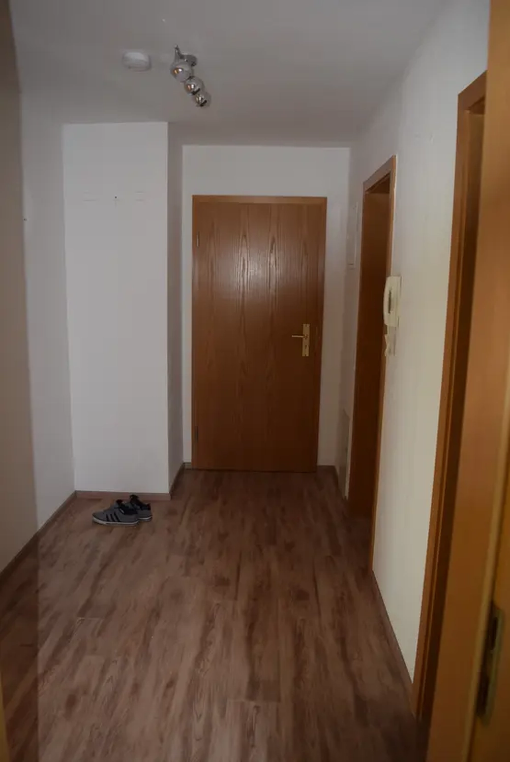 Michaela Hain Immobilien - Badewanne und Waschbecken