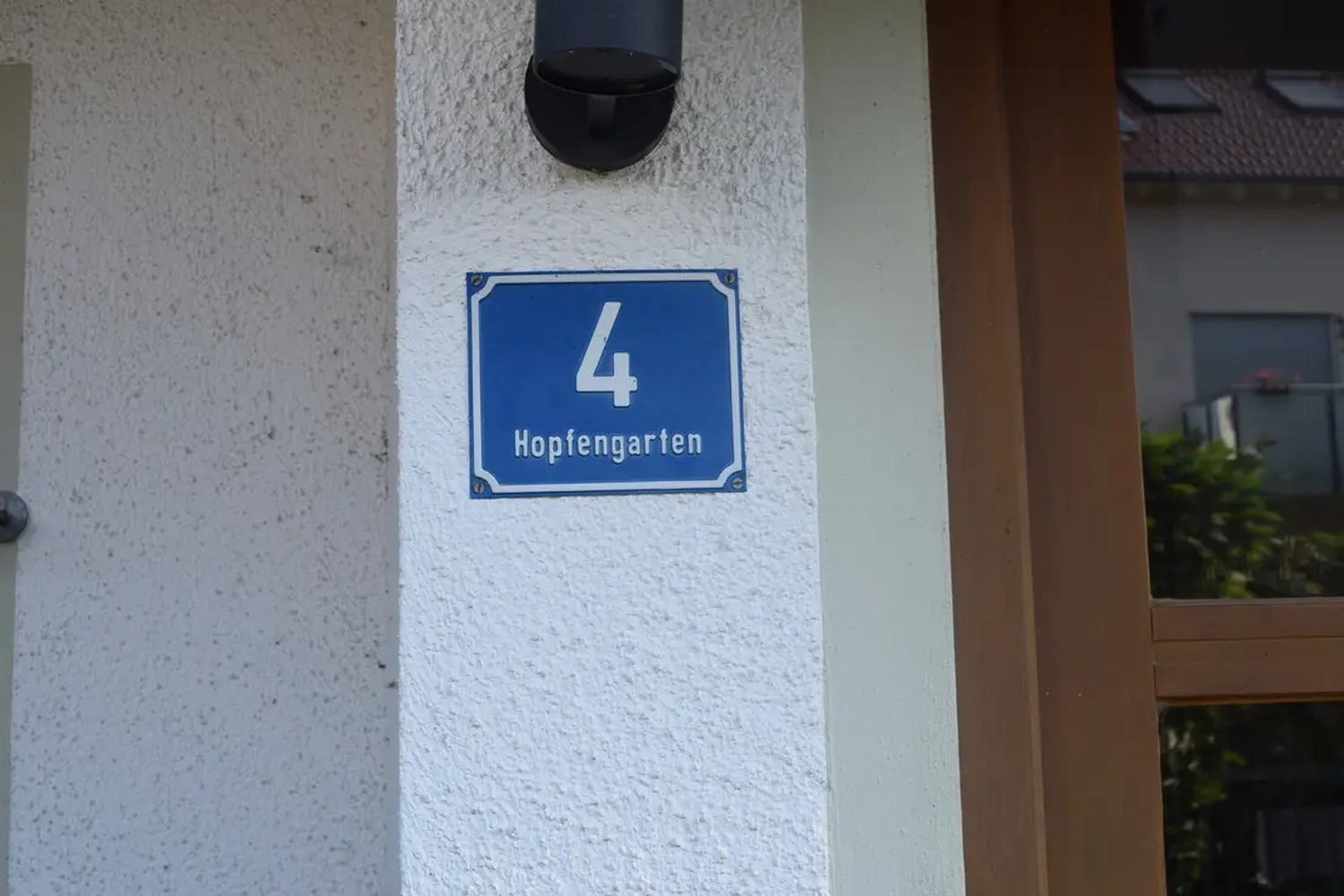 Michaela Hain Immobilien - Badewanne und Waschbecken
